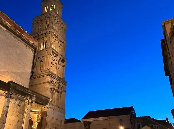 Sunny Corner Apartman *