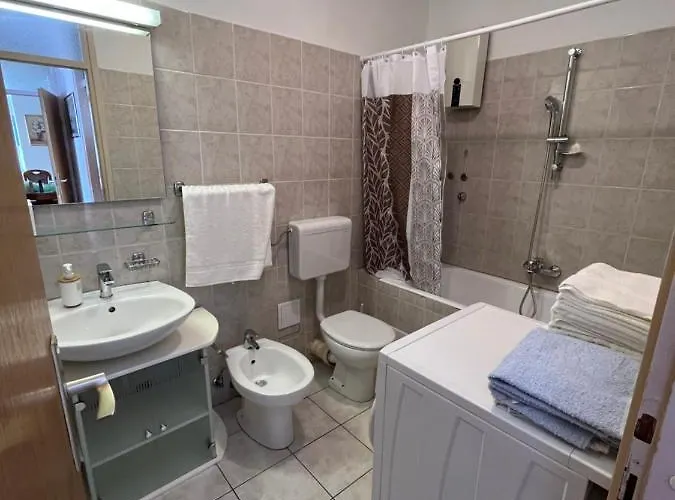 Sunny Corner Apartman *