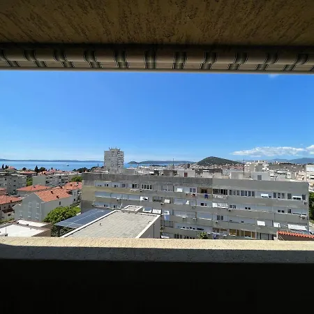 Sunny Corner Split